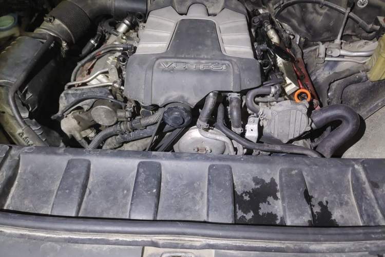 Used Audi Q7 2013 35 TFSI Ambition Edition Engine Bay