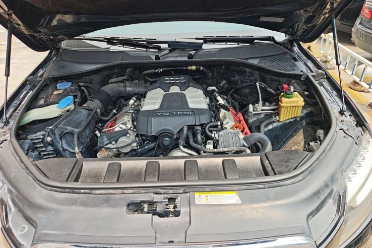 Used Audi Q7 2013 35 TFSI Technology Edition Engine Bay