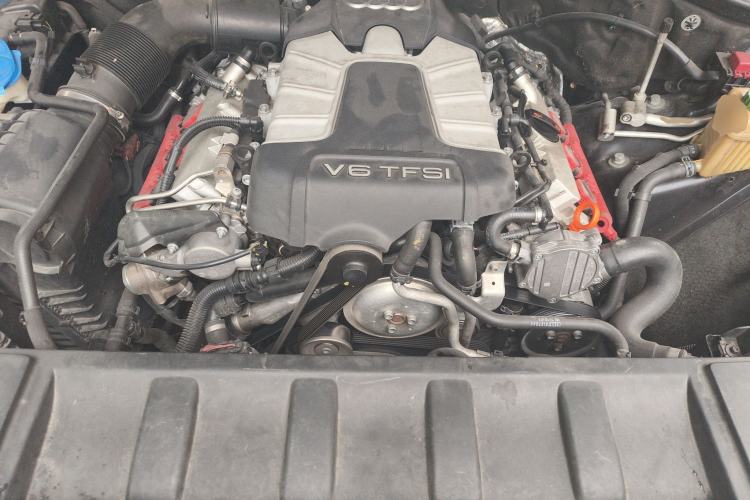 Used Audi Q7 2013 35 TFSI Ambition Edition Engine Bay