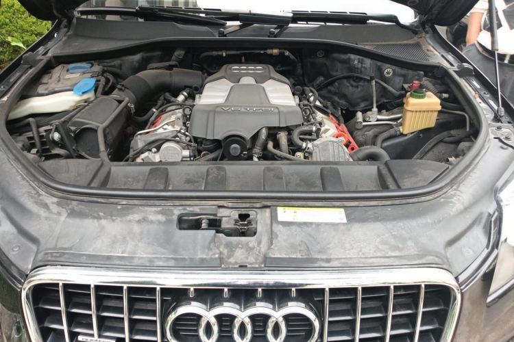 Used Audi Q7 2013 35 TFSI Technology Edition Engine Bay