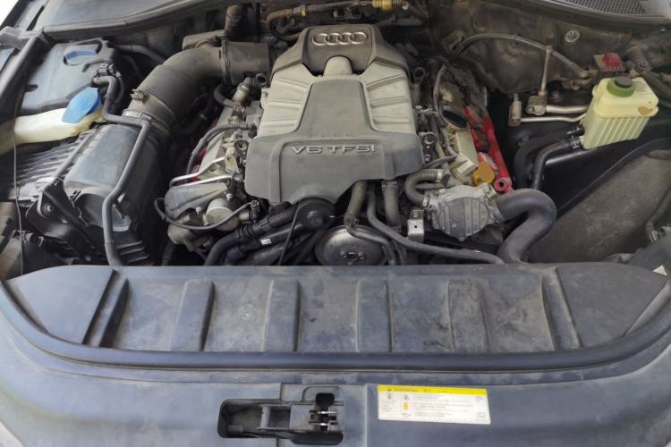 Used Audi Q7 2013 35 TFSI Ambition Edition Engine Bay