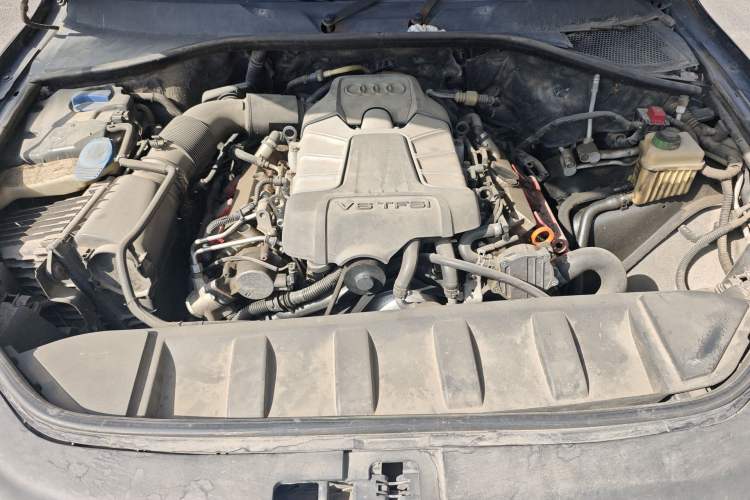 Used Audi Q7 2013 35 TFSI Ambition Edition Engine Bay