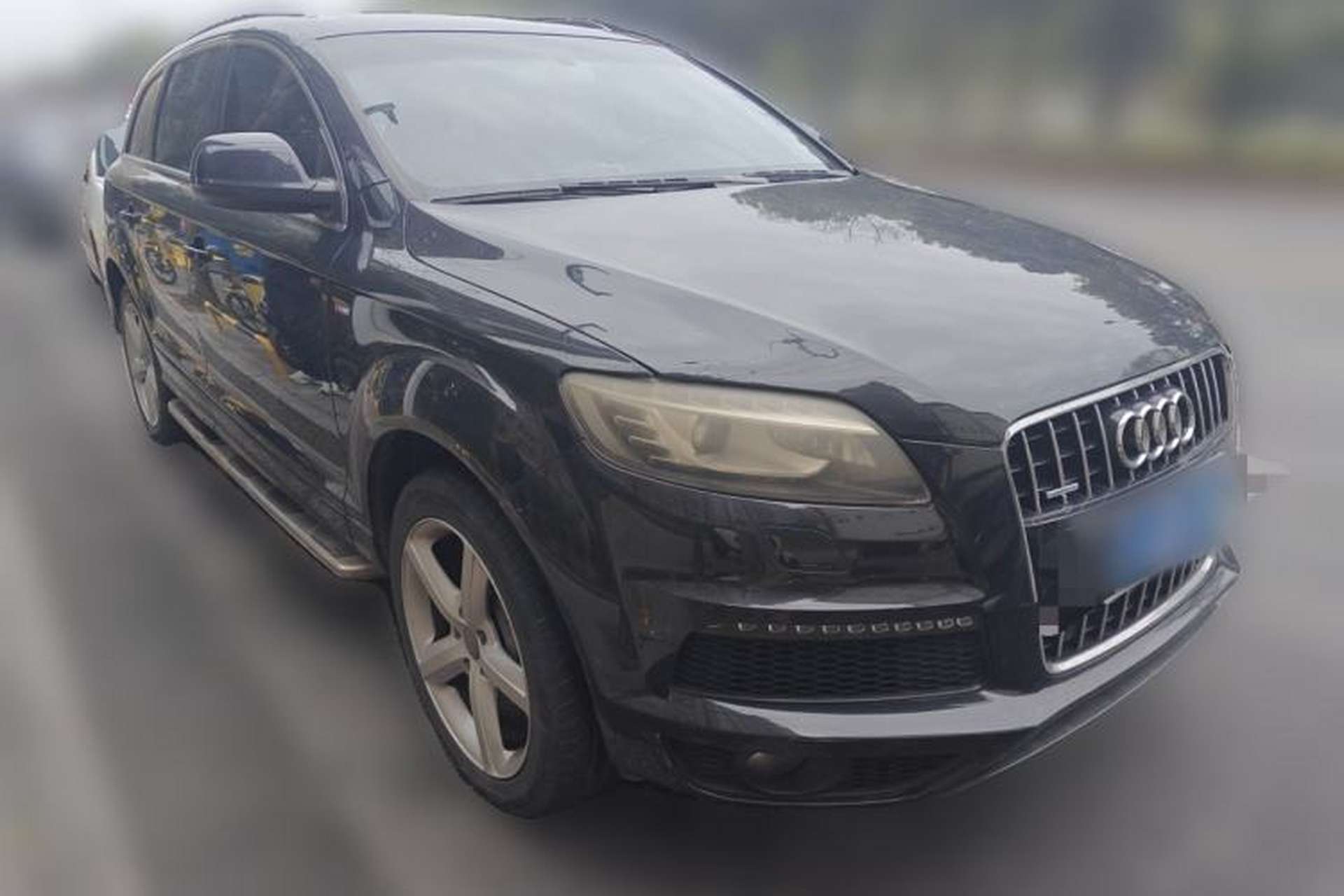 Used Audi Q7  Front Right 45 Deg