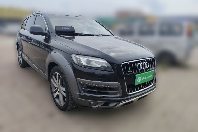 Used Audi Q7 2013 35 TDI Exclusive Edition Front Right 45 Deg