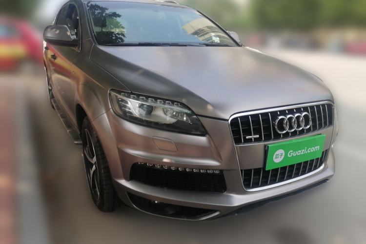 Used Audi Q7  Front Right 45 Deg