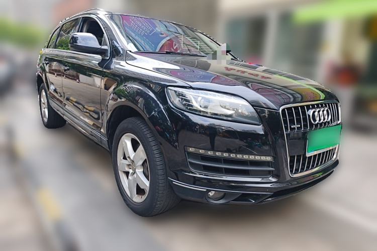 Used Audi Q7  Front Right 45 Deg