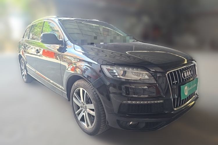 Used Audi Q7  Front Right 45 Deg