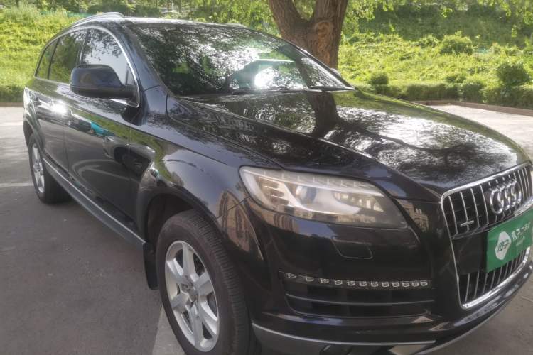Used Audi Q7 2013 35 TFSI Ambition Edition Front Right 45 Deg