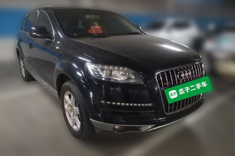 Used Audi Q7  Front Right 45 Deg