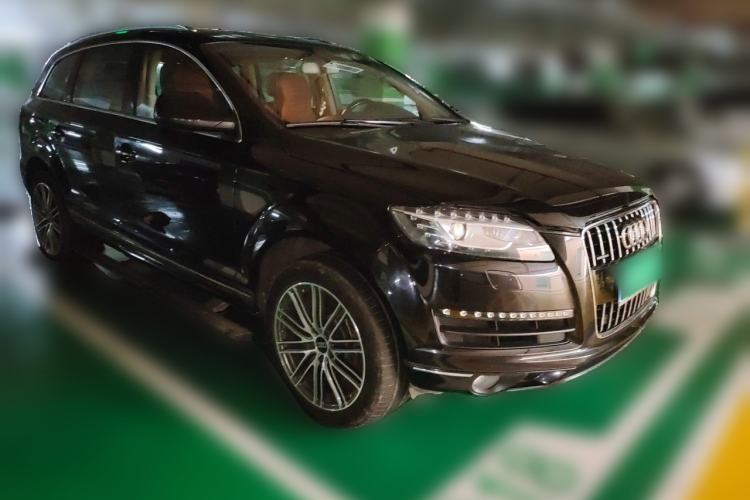 Used Audi Q7 2013 35 TFSI Comfort Model Front Right 45 Deg