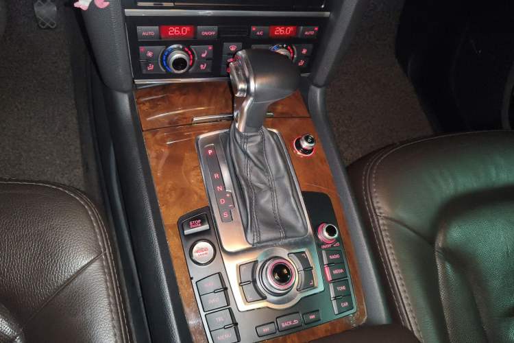 Used Audi Q7 2013 35 TFSI Technology Edition Gear Lever