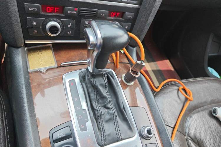 Used Audi Q7 2013 35 TFSI Ambition Edition Gear Lever