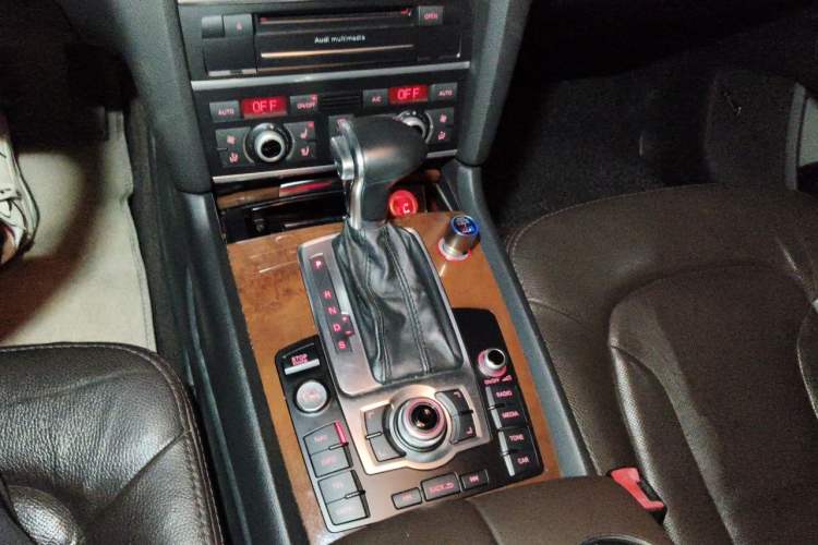 Used Audi Q7 2013 35 TFSI Technology Edition Gear Lever
