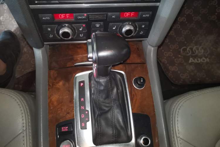 Used Audi Q7 2013 35 TFSI Ambition Edition Gear Lever