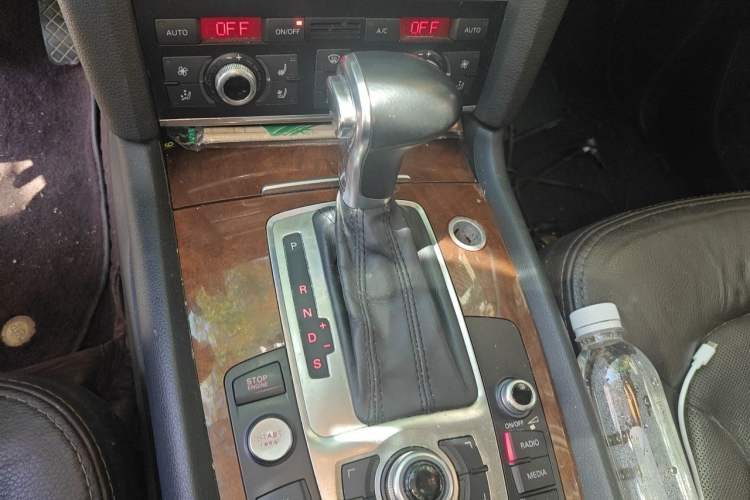 Used Audi Q7 2013 35 TFSI Ambition Edition Gear Lever