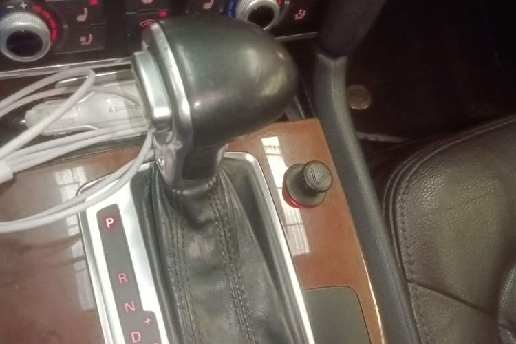 Used Audi Q7 2013 35 TFSI Technology Edition Gear Lever