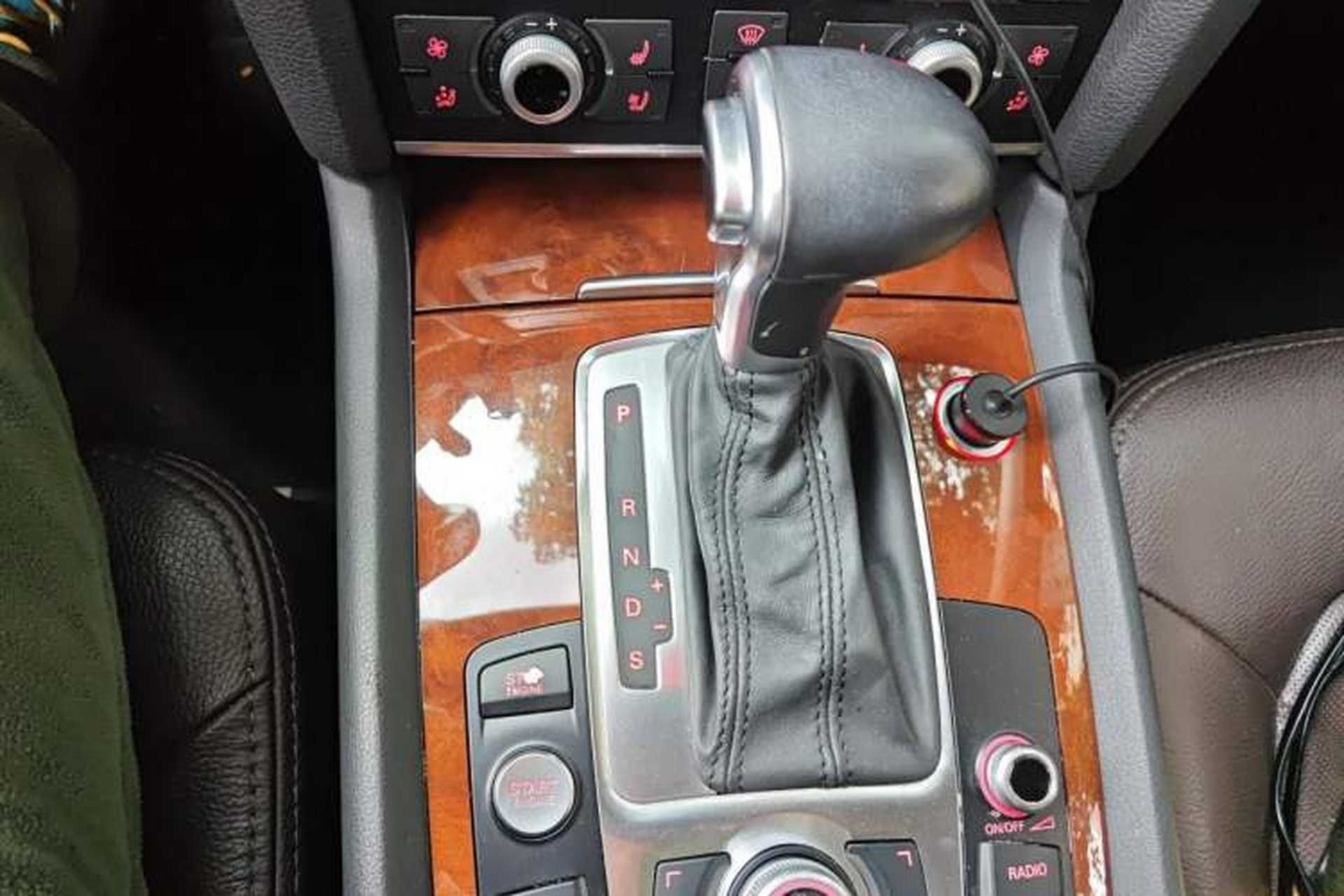Used Audi Q7 2013 35 TFSI Ambition Edition Gear Lever