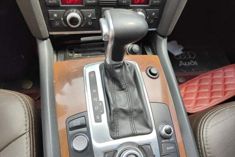 Used Audi Q7 2013 35 TFSI Ambition Edition Gear Lever
