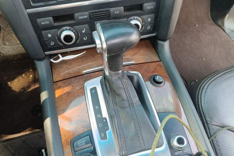 Used Audi Q7 2013 35 TFSI Ambition Edition Gear Lever