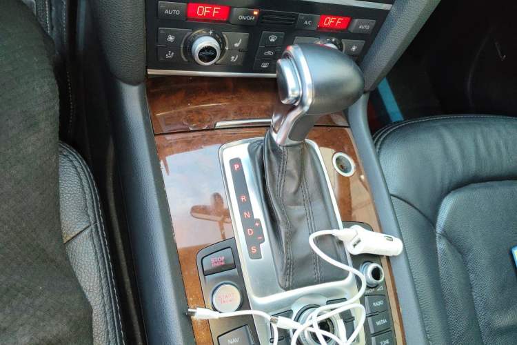 Used Audi Q7 2013 40 TFSI Technology Edition Gear Lever