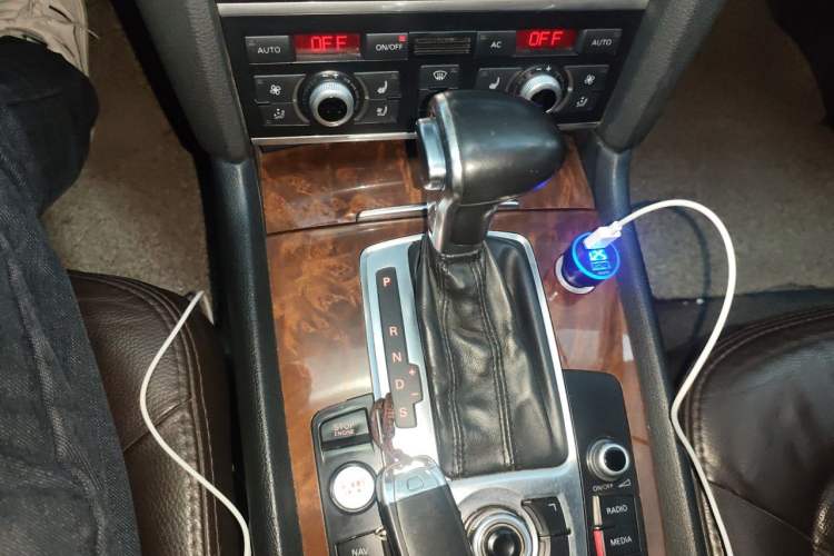 Used Audi Q7 2013 35 TFSI Ambition Edition Gear Lever