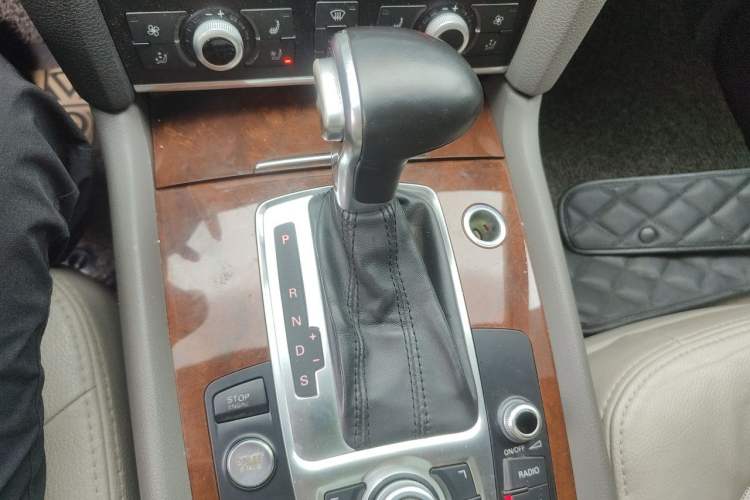 Used Audi Q7 2013 35 TFSI Technology Edition Gear Lever