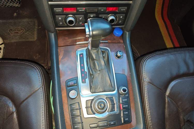 Used Audi Q7 2013 35 TFSI Technology Edition Gear Lever