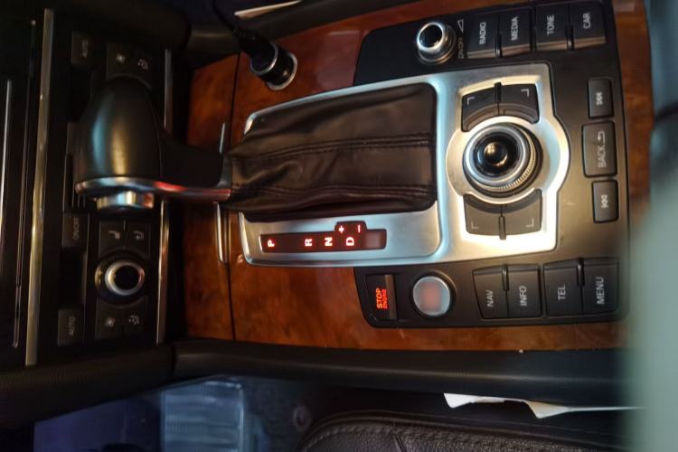 Used Audi Q7 2013 35 TFSI Ambition Edition Gear Lever