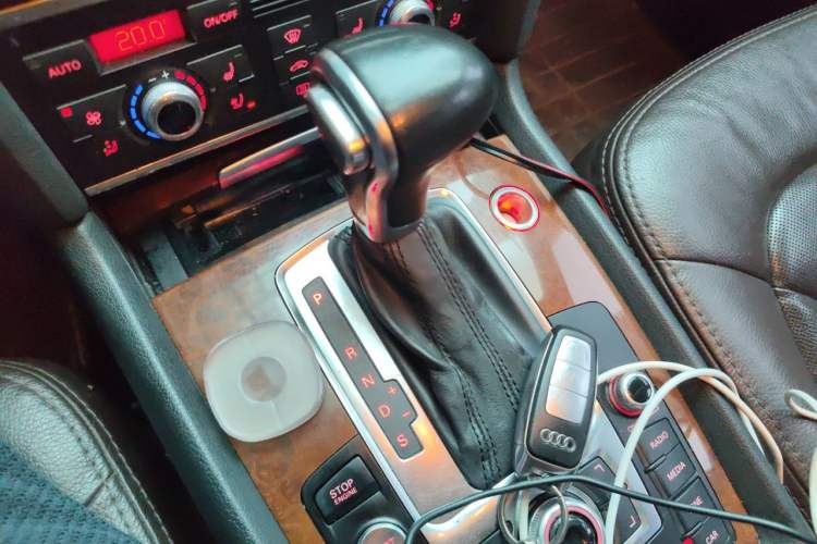 Used Audi Q7 2013 35 TFSI Ambition Edition Gear Lever