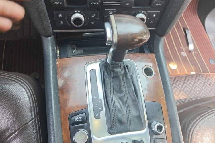 Used Audi Q7 2013 35 TFSI Technology Edition Gear Lever