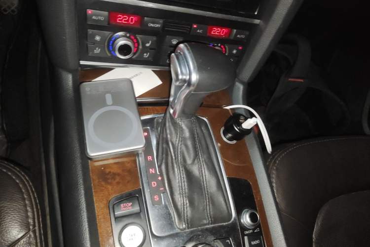 Used Audi Q7 2013 35 TFSI Ambition Edition Gear Lever