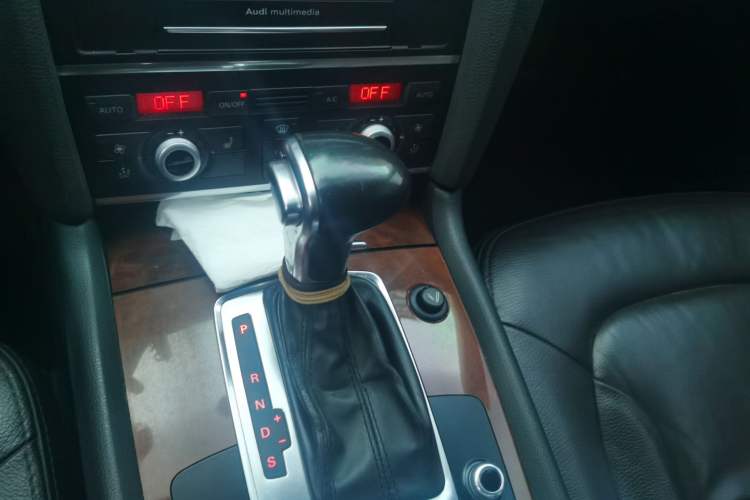 Used Audi Q7 2013 35 TDI Leading Model Gear Lever