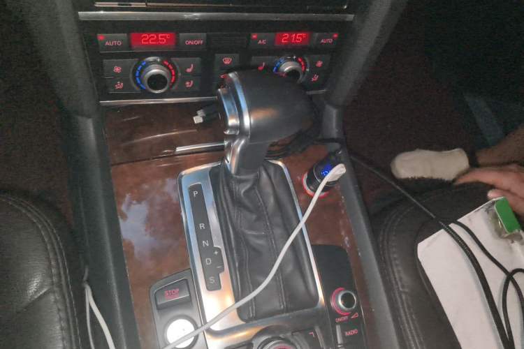 Used Audi Q7 2013 35 TFSI Ambition Edition Gear Lever