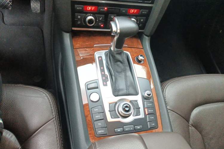 Used Audi Q7 2013 35 TFSI Technology Edition Gear Lever