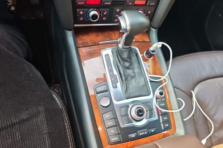 Used Audi Q7 2013 35 TFSI Exclusive Edition Gear Lever
