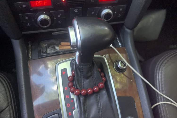 Used Audi Q7 2013 35 TFSI Ambition Edition Gear Lever