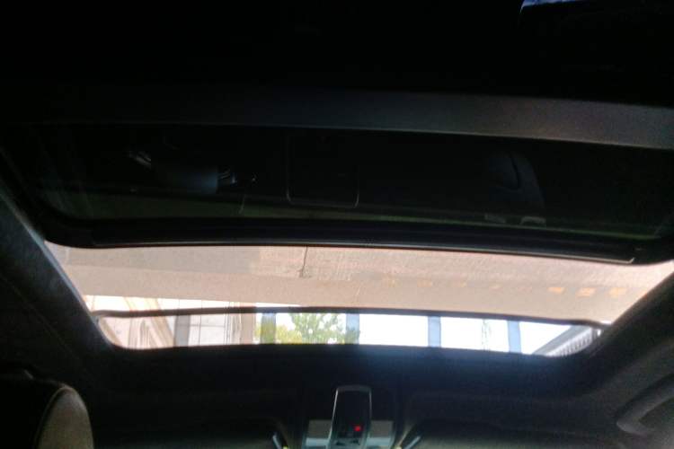 Used Audi Q7 2013 35 TFSI Exclusive Edition Headliner