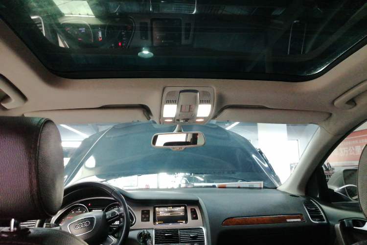 Used Audi Q7 2013 35 TDI Leading Model Headliner