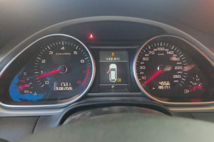 Used Audi Q7 2013 35 TFSI Ambition Edition Instrument Cluster