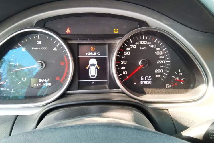 Used Audi Q7 2013 35 TDI Leading Model Instrument Cluster