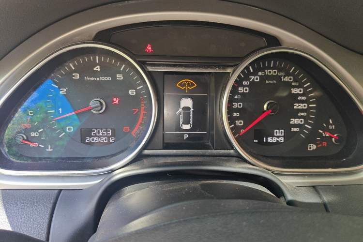 Used Audi Q7 2013 35 TFSI Ambition Edition Instrument Cluster