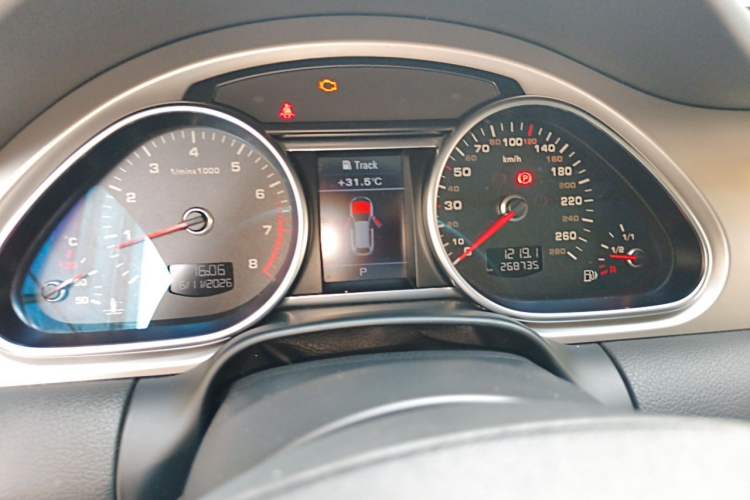 Used Audi Q7  Instrument Cluster