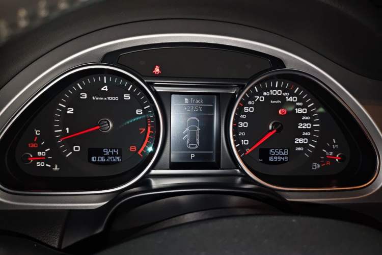 Used Audi Q7 2013 35 TFSI Ambition Edition Instrument Cluster