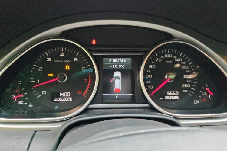 Used Audi Q7 2013 35 TFSI Ambition Edition Instrument Cluster