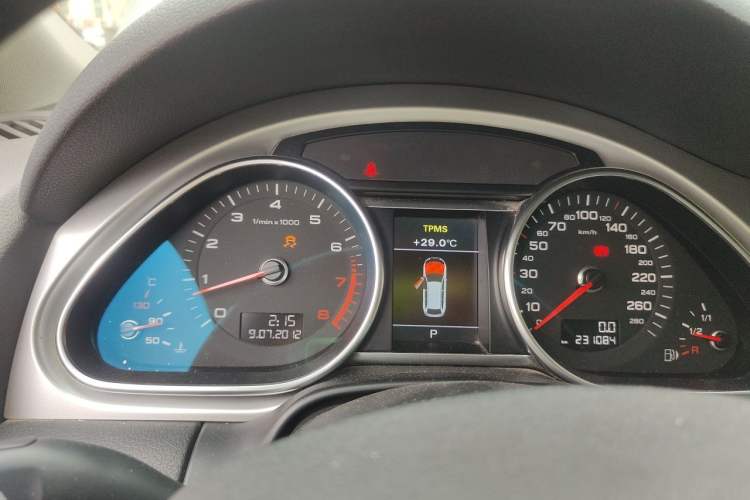 Used Audi Q7 2013 35 TFSI Technology Edition Instrument Cluster