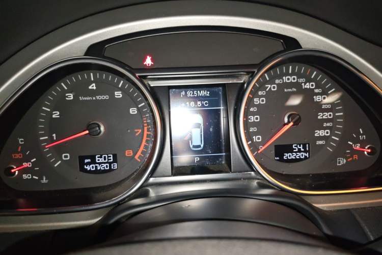Used Audi Q7 2013 35 TFSI Ambition Edition Instrument Cluster