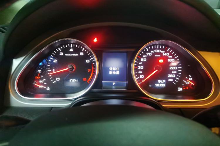 Used Audi Q7 2013 35 TFSI Ambition Edition Instrument Cluster