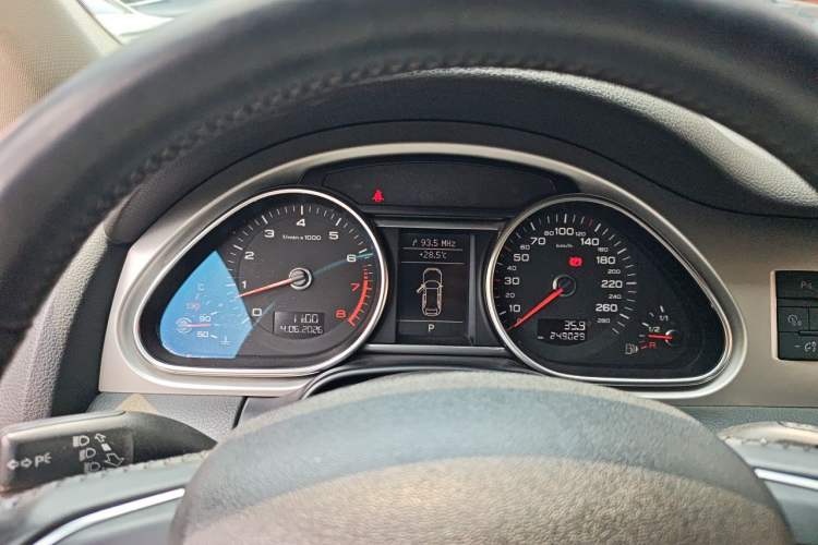 Used Audi Q7 2013 35 TFSI Technology Edition Instrument Cluster