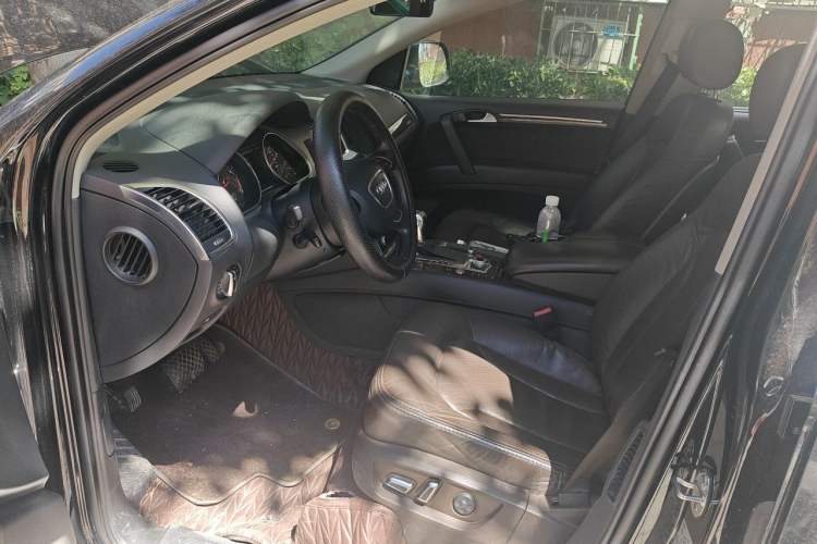 Used Audi Q7 2013 35 TFSI Ambition Edition Left Front Seat