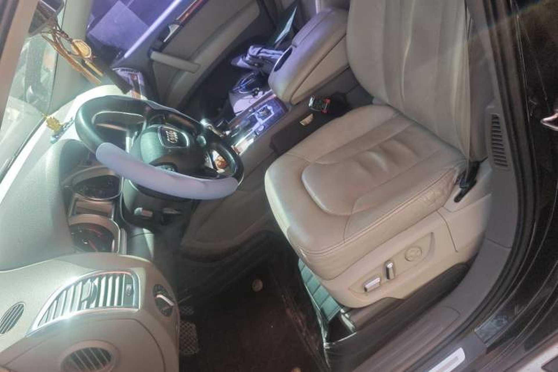Used Audi Q7 2013 35 TFSI Ambition Edition Left Front Seat